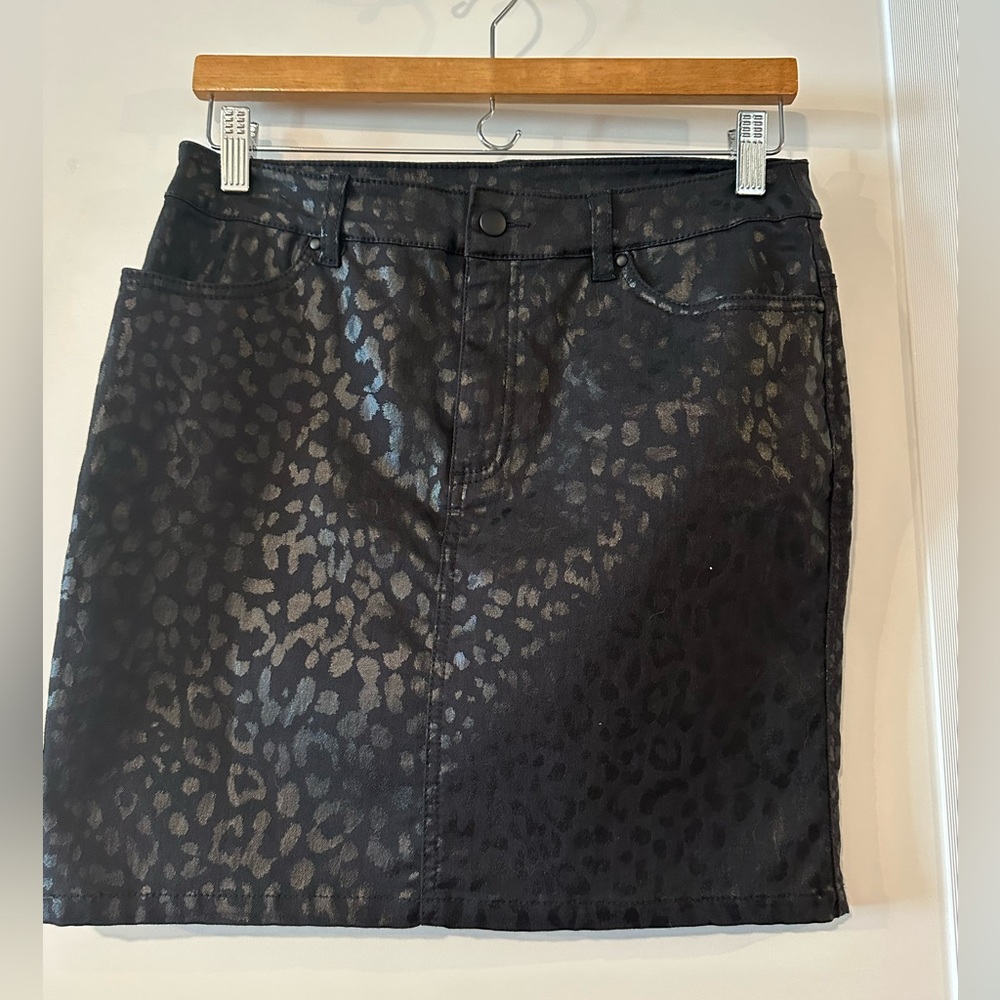 H&M Black Leopard Mini Skirt